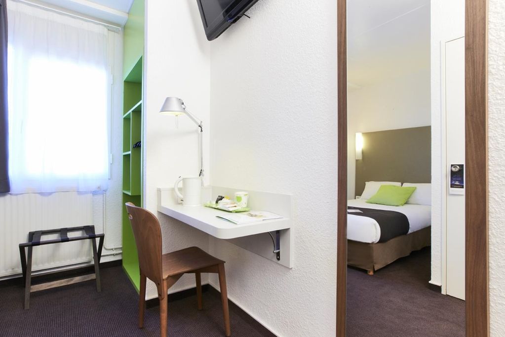 Campanile Creteil Centre Hotel Room photo
