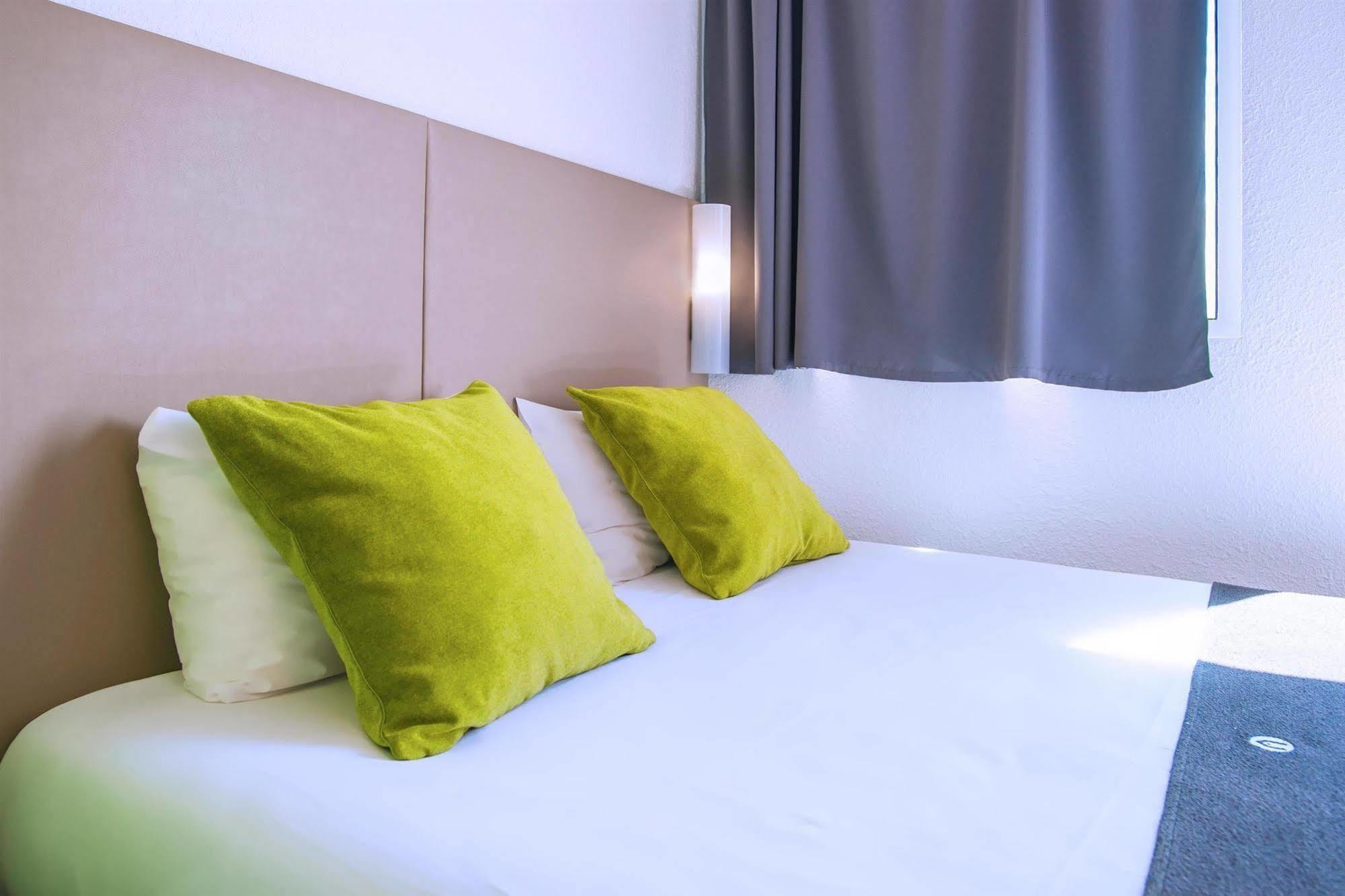 Campanile Creteil Centre Hotel Exterior photo