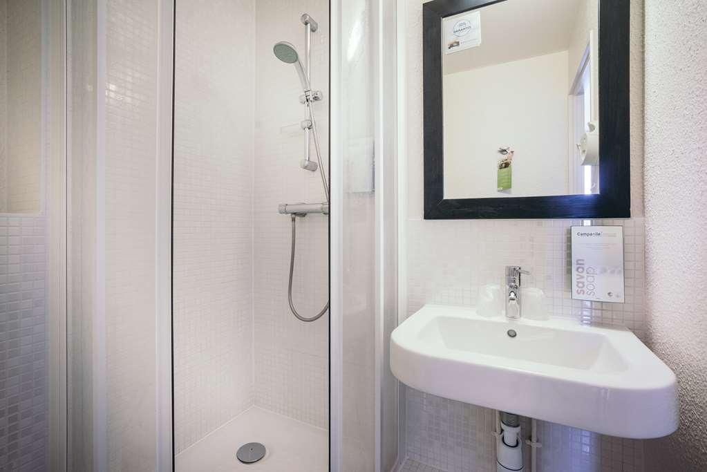 Campanile Creteil Centre Hotel Room photo