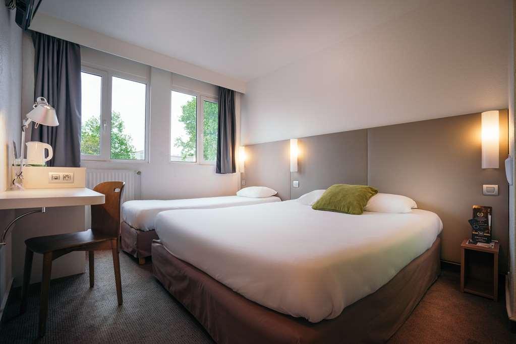 Campanile Creteil Centre Hotel Room photo